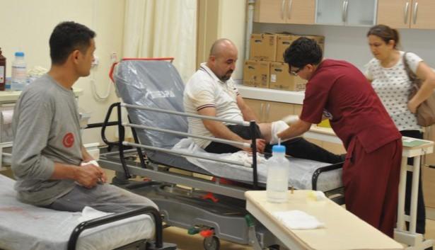 <p>Bayram namazının ardından kurban kesimlerinin başladığı Adıyaman'da kurbanlıkları keserken yaralanan 45 kişi, Adıyaman Eğitim ve Araştırma Hastanesine kaldırıldı.</p>
<p> </p>