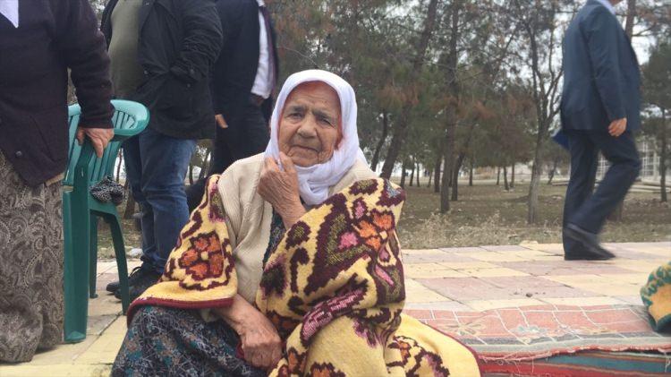 <p>Adıyaman'ın Samsat ilçesinde 5,5 büyüklüğünde deprem oldu. Deprem sonrası vatandaşlar sokağa çıktı.</p>

<p> </p>
