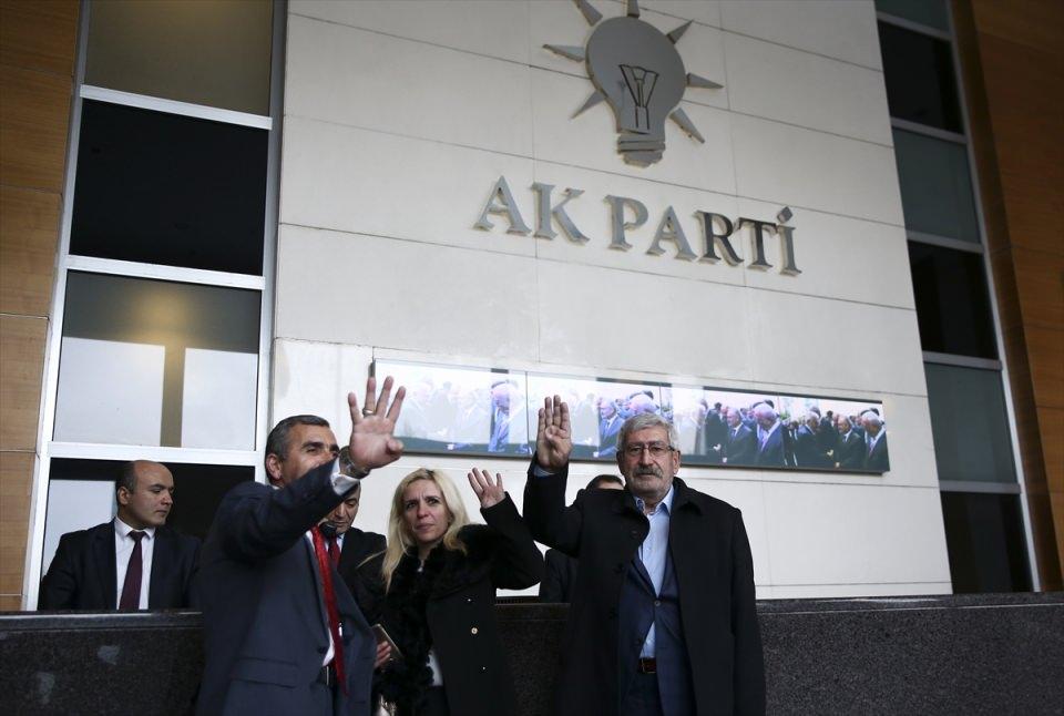 <p>Bir soru üzerine Celal Kılıçdaroğlu, ağabeyi CHP Genel Başkanı Kılıçdaroğlu ile görüşmeyeceğini bildirdi. </p>

<p> </p>
