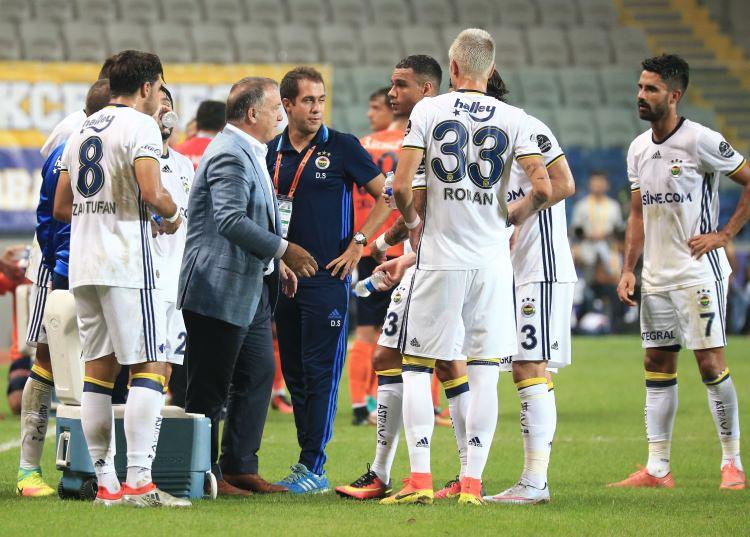 <p>4- Kimse kafasını kaldırıp, kontrollü oynamıyor.</p>
