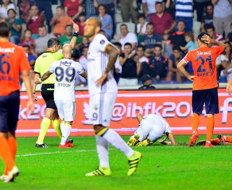 <p>6- İleriye giden futbolcu geri dönemediği zaman yatıp sakatlık numarası yapıyor. </p>
