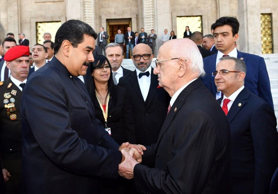 <p>Temaslarda bulunmak üzere Türkiye'ye gelen Venezuela Devlet Başkanı Nicolas Maduro, Türkiye Büyük Millet Meclisi (TBMM) Başkanı İsmail Kahraman'ı ziyaret etti.</p>

<p> </p>
