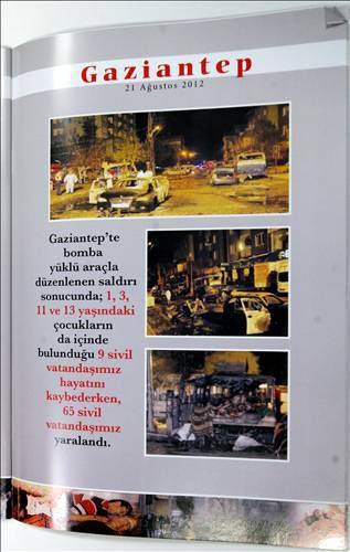  <p><span style="color: #0000ff;"><strong>KİTAPÇIKTA NE VAR?</strong></span><br />Kitapçıkta, 25 yıl içinde PKK'nın kanlı saldırılarından en can yakanları yer alıyor. Sokul yakma eylemlerine de yer verilen kitapçıkta, olay bir kaç cümle ile özetlenip çarpıcı fotoğraflarla anlatılıyor. Kitapçık, PKK'nın 8 Ağustos 1987'de Siirt Eruh Kılıçkaya Köyü Çağlayan Mezrası'na yaptığı baskında öldürdüğü 19'u çocuk 27 sivil vatandaşa ait fotoğraflar ile başlıyor. PKK kurşunları ile ölen çocuklarının başında yas tutan bir annenin çaresizlik ve büyük açısını gösteren fotoğraf dikkat çekiyor. AB yetkililerine ayrıca, AK Parti'nin iktidara gelmesinden bu yana geçen süre içinde demokratikleşme konusunda atılan adımlar, yasa ve anayasa değişiklikleri 76 maddelik bir raporda toplanarak verildi. İfade özgürlüğü, tutuklu gazeteciler ve öğrenciler, tutuklu ve hükümlü sayısının da belirtildiği raporda, idamın kaldırılması da yer aldı.</p>