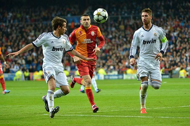 Bugün insanlar 3'e ayrılmış: Galatasaray'ı destekleyenler, Real Madrid’i destekleyenler ve hala aşk acısı çekenler 