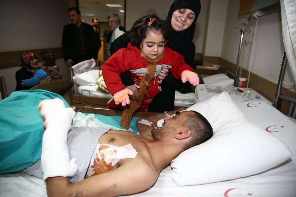 <p>Bunun için ambulansla, eşim ve bir çocuğumla Türkiye'ye getirildim. İki çocuğum ise sınırın diğer tarafında yakınlarımın yanında kalmıştı. Onlara da kavuştum." ifadesini kullandı.</p>
<p> </p>