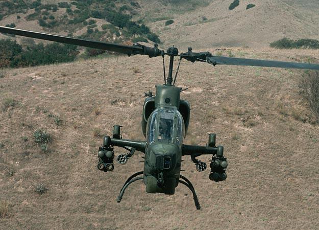 Helikopterler daha önceden Amerikan Deniz Piyadeleri tarafından kullanılıyordu.