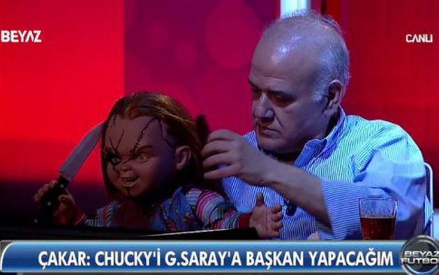 <p>"Ahmet Çakar kaybolan oğlu Chucky ile buluştu" alt yazısı ile birlikte görüntüler sosyal medyada geceye damga vurdu.</p>

<p> </p>
