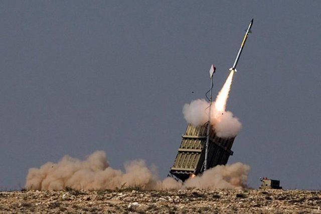 <p>İSRAİL</p>

<p>Iron Dome (Demir Kubbe) hava savunma sistemi</p>

<p> </p>
