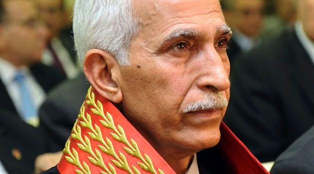 <p><strong>KAPATMAK İSTEDİLER</strong></p>

<p>AK Parti’yi iktidardan uzaklaştırmak için yargı içinde odaklanan vesayet çevreleri harekete geçirildi. Eski Yargıtay Cumhuriyet Başsavcısı Abdurrahman Yalçınkaya’nın hazırladığı ve Cumhurbaşkanı Gül ile Başbakan Erdoğan’ın da aralarında bulunduğu 71 kişiye siyaset yasağı getirilmesi ile partinin kapatılmasını içeren davayı AYM, 30 Temmuz 2008’de karara bağladı.</p>

