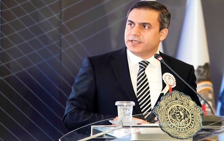 <p><strong>MİT KRİZİ VE GEZİ</strong></p>

<p>İstanbul Cumhuriyet Savcısı Sadrettin Sarıkaya’nın 7 Şubat 2012’de MİT Müsteşarı Hakan Fidan’ın da aralarında bulunduğu istihbarat görevlilerinin ifadeye çağrılmasıyla başlayan kriz, siyasi iktidarın olaya müdahalesiyle son buldu.</p>
