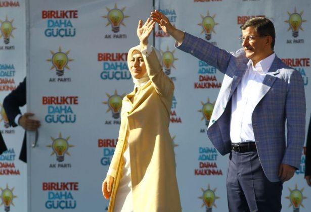 <p>Başbakan Ahmet Davutoğlu AK Parti'nin İzmir mitinginde konuştu.</p>

