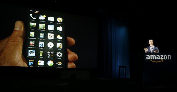 <p>Amazon’un ilk akıllı telefonu Fire Phone. 2 GB RAM ve 2.2 GHz quad-core işlemciye sahip. </p>