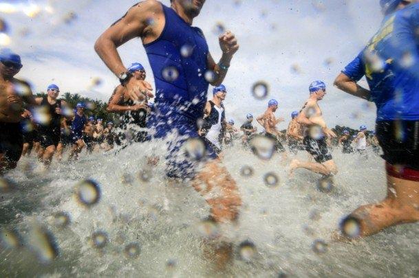 <p>Anadolu Ajansı Gözüyle 2014: Endonezya'daki Bintan Adası'nda yapılan 2014 Bintan Triatlonu'nda 41 ülkeden 1400 atlet yarıştı. 17.5.2014 (Aura Bintang - Anadolu Ajansı)</p>
<p> </p>