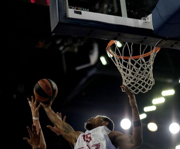 <p>Turkish Airlines Euroleage Top 16 turu F Grubu'nda Anadolu Efes, evinde EA7 Armani Milano'yu 86-78 mağlup etti.</p>
