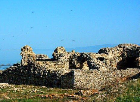 <p>Daha sonra Beyşehir'in güneybatı kıyısında Heyran köyü yakınlarında Selçuklu Sultanı 1. Alaaddin Keykubat tarafından yaptırılan yazlık Kubadabad Sarayı'nın kalıntıları gezilebilir.</p>
<p> </p>
