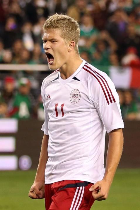 <p><span style="color: #0000ff;"><strong>ROTA CORNELİUS <br /><br /></strong></span>Beşiktaş'ın, Danimarka ekibi Kopenhag'da forma giyen Cornelius ile ilgilendiği &ouml;ğrenildi. 20 yaşındaki golc&uuml; i&ccedil;in Kartal'ın 7 milyon euro &ouml;nerdiği iddia edildi. (POSTA)</p>