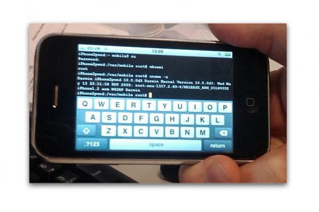 Bunun ardından alarm gibi görünen reklam çubukları ortaya çıkarak kullanıcıları cihazlarının malware tarzı zararlı yazılımlar ile saldırıya uğramış olduğuna inandırmaya çalışıyor ve bir sözde temizlik aracı satın almaya yönlendiriyor.