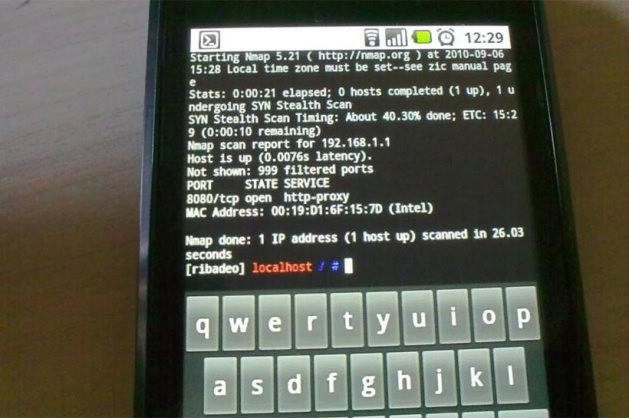 Aslında malware yazılımları indirmek genelde orjinal marketi dışından yükleme yapmaya izin vermeyen cihazlarda başarısız olacağından, siber-saldırganlar farklı bir yol izlemeye başladı. Söz verilen Android antivirüsü elde etmek için kullanıcılar bir forma telefon numaralarını girip sonrasında download tuşuna basmalılar. Fakat Android cihazlarının temizlenmesi yerine aldıkları şey zil sesleri ve duvar kağıtları hizmetlerine premium üyelik oluyor, bunlar da kullanıcı manual olarak hizmetten çıkış yapmadığı sürece haftalık vergiler hariç minimum 3.00 Euro maliyete sebep oluyor.
