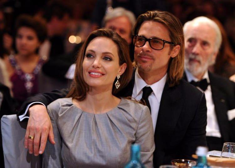 <p>Jolie’nin soruşturma kapsamında, Brad Pitt ile 15 yaşındaki oğlu Maddox arasında, özel jetle seyahat sırasında yaşandığı öne sürülen şiddet olayının detaylarını anlatmak için FBI’la dört saatlik bir görüşme yaptığı iddia edildi.</p>
