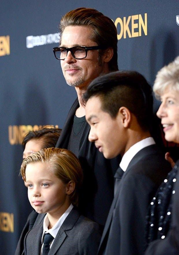 <p>Jolie’ye yakın bir kaynak, geçen hafta, Brad Pitt’in boşanma davası sonrası ilk kez çocuklarına yaptığı ziyaret esnasında Maddox’un babasıyla görüşmek istemediğini iddia etmişti.</p>
