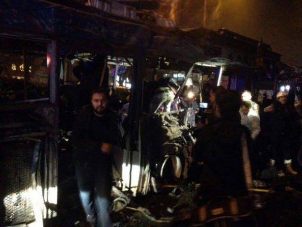 <p>6 ARAÇ G.DOĞU’DA ARANIYORDU</p>

<p>Ankara polisi, bundan 2 hafta önce, 27 Şubat Pazar günü alarma geçmiş ve Kızılay bölgesinde bombalı araç aramıştı.</p>

