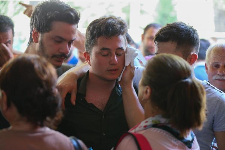 <p>Hayatını kaybeden 8 kişi için öğle namazının ardından kılınacak cenaze namazına Başbakan Binali Yıldırım'ın da katılması bekleniyor.</p>