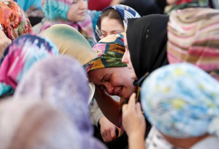 <p>Üç kız kardeşin, geziden bir gece önce yakınlarının düğününde de bir arada oldukları ortaya çıktı</p>
