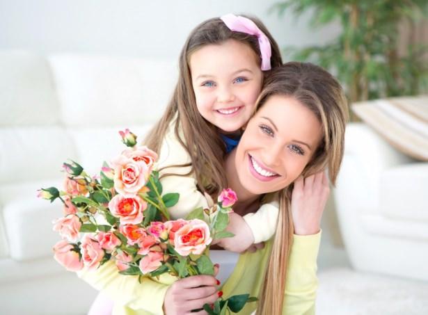 <p><strong>Çiçek</strong></p>

<p>Hayattaki en değerli varlığımız annelerimize onu sevdiğimizi belli etmenin belki de en naif göstergesi sıcak bir gülüş, tatlı bir söz ve bir çiçek buketi olacaktır.  </p>

