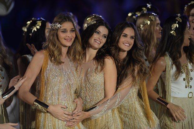 <p>Lima dışında podyuma çıkan Brezilyalı ünlü mankenler <strong>Isabeli Fontana, Ana Beatriz Barros, Izabel Goulart </strong>da izleyiciler tarafından dikkatle takip edildi.</p>
