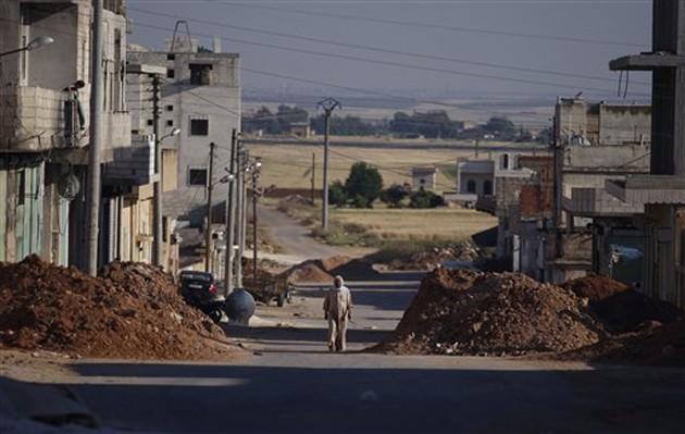 Suriye'nin başkenti Şam'ın Seyyide Zeyneb bölgesinde bir muhalifin cenazesini taşıyan vatandaşlara yönelik düzenlenen bombalı saldırıda ölü sayısının 100'ü geçtiği bildirildi.