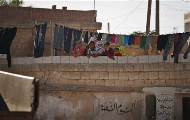 Suriye İnsan Hakları İzleme Örgütü, Suriye ordusunun muhaliflere yönelik ağır silahlarla düzenlediği saldırılarda ölü sayısının 194'e yükseldiğini duyurdu.