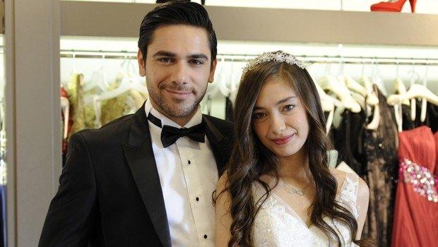 <p>Neslihan Atagül ile Kadir Doğulu 3 yıllık aşklarını eğlenceli bir düğünle taçlandırdı.</p>
