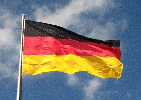 <p>Almanya</p>

<p>32 GB iPhone 7 = 759 euro = 2527 TL</p>
