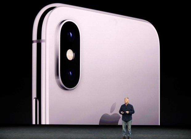 <p>iPhone X'in en dikkat çeken yanı ise Face ID yani yüz tanıma özelliği oldu.</p>

<p> </p>
