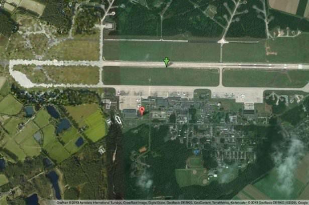 <p><strong>NATO HAVAÜSSÜ GEILENKIRCHEN, ALMANYA</strong></p>

<p>İnternet arama motoru Google'ın ulaşamadığı ve sansüre uğradığı yerlerden biri de Almanya'nın Kuzey Ren Vestfalya eyaletindeki NATO havaüssü. NATO'nun Geilenkirchen'deki havaüssünde 3 binden fazla personel bulunuyor.</p>
