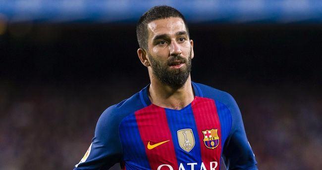 <p>Yeni futbolcular transfer edebilmek için nakit paraya ihtiyacı olan Barcelona, Arda Turan'ı göndermek istiyor. Milli futbolcu için Çin kulüplerinden teklif bekleniyor.</p>