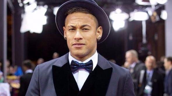 <p>Neymar, Rio de Janeiro'daki lüks ev için 8 milyon Euro'yu (yaklaşık 28 milyon TL) gözden çıkardı.</p>
