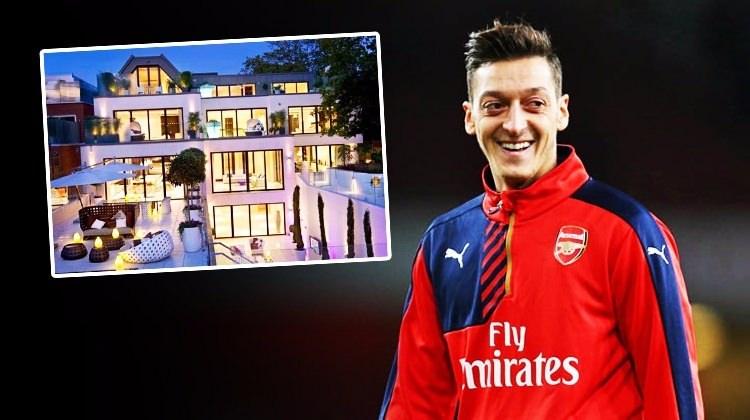 <p>İngiltere Arsenal’daki sözleşmesi gelecek yıl sona erecek Türk asıllı Alman futbolcu Mesut Özil'in maaşını tartışıyor. </p>