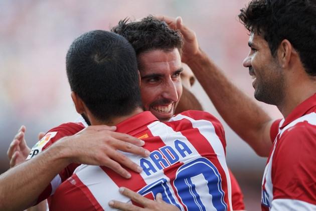 <p>9 Ağustos 2011 tarihinde Galatasaray'dan Atletico Madrid'e 32,5 milyon TL (12 milyon Euro) bonservis bedeliyle transfer olan Arda Turan'ın bugünkü piyasa değeri, yüzde 106’lık artışla 67 milyon TL’ye (25 milyon Euro) ulaştı.</p>