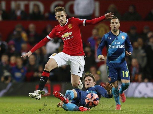 <p>İngiltere Federasyon Kupası (The FA) çeyrek final maçında Arsenal, deplasmanda Manchester United'ı 2-1 yenerek, yarı finale yükseldi.</p>