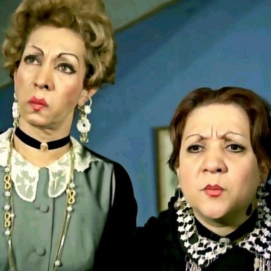 <p>Annik ile Mannik!.. Mekanları cennet olsun Güzin Özipek-Adile Naşit..."Beyoğlu Güzeli" 1972</p>

<p> </p>
