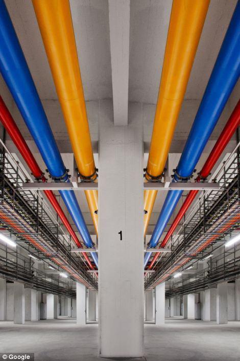 Ancak Google Hong Kong, Tayvan, Singapur ve Şili'de yeni data merkezleri inşa ediyor.