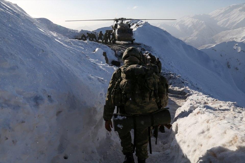 <p>Cumhurbaşkanımızın söylediği gibi, milli seferberlikle Türkiye'ye sahip çıkmak boynumuzun borcudur. Gün bugündür, haydi Türkiye diyorum."</p>