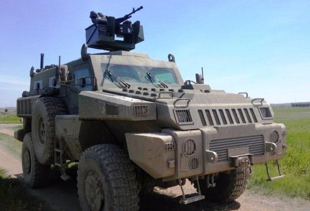 <p><strong>Yerli silahlar 12'den vuracak</strong></p>
<p>Türkiye’nin yeni ihraç kalemlerine önemli bir katkı da ASELSAN'dan geldi. ASELSAN tarafından çeşitli kalibrede silahların entegrasyonuna yönelik geliştirilip üretilen Stabilize Silah Sistemleri'nin ihraç edildiği ülke sayısı 12'ye çıkıyor.</p>
<p> </p>