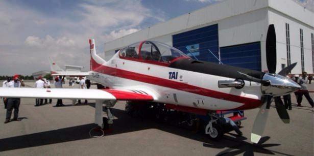 <p>Azami servis irtifasının 10 bin 577 kilometre olduğu kydedilen Hürkuş'un, 15 bin ft'de maksimum havada kalma süresi ise 4 saat 15 dakika. Yine 15 bin ft'de 1478 km gidebilen Hürkuş, deniz seviyesinde 489 metre kalkış mesafesine sahip. </p>
<p> </p>