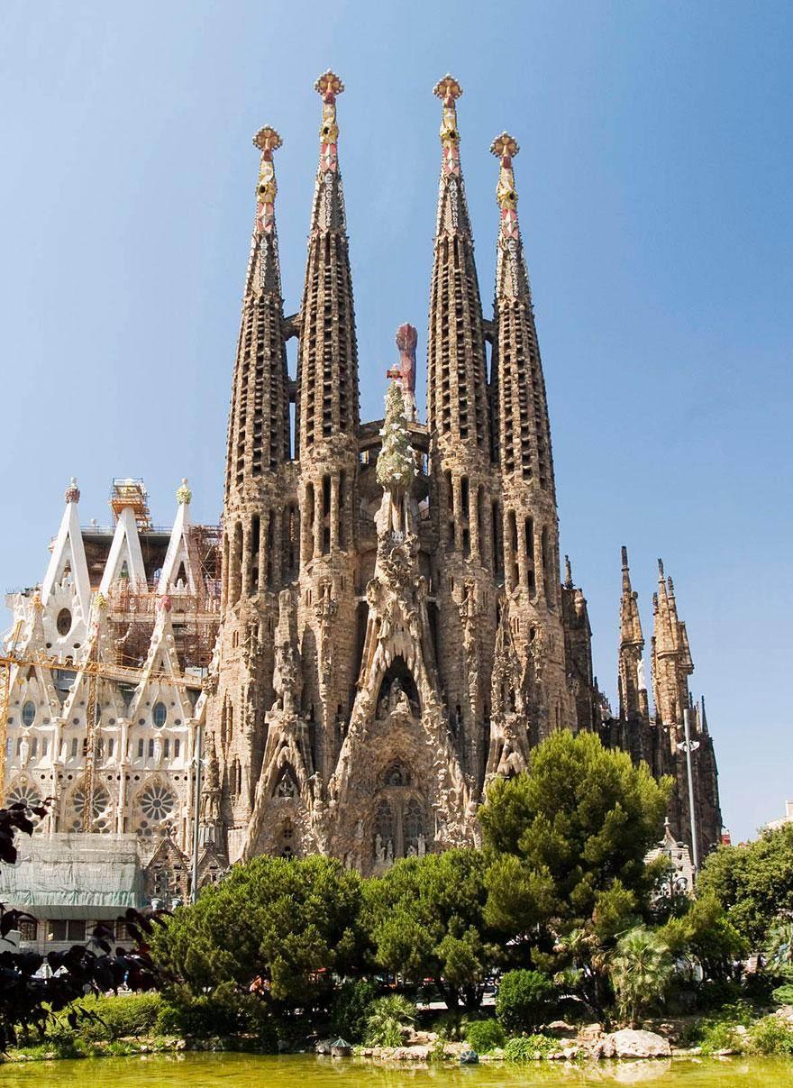 <p>İspanya'nın Barselona bölgesinde yer alan Sagrada Familia.</p>

<p> </p>
