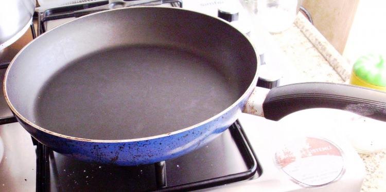 <p>6- Ocaktaki tencere ya da tavaların sapları ocağın içine dönük koyulmalı.</p>