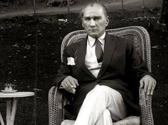 <p>Açıklamalarının diğer bölümlerinde Mustafa Kemal Paşa, Avrupa basınında çok kez gündeme gelen, Türkiye'nin Avrupa ve Batı medeniyetine nefretle sırtını dönmesi konusu üzerine de konuştu:</p>