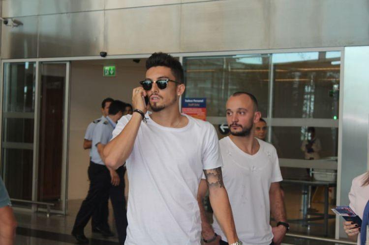 <p>Alex Telles: İstanbul'da yaşanan olay beni çok üzdü. Kimse bunu hak etmiyor. Tanrı sizi korusun.</p>
