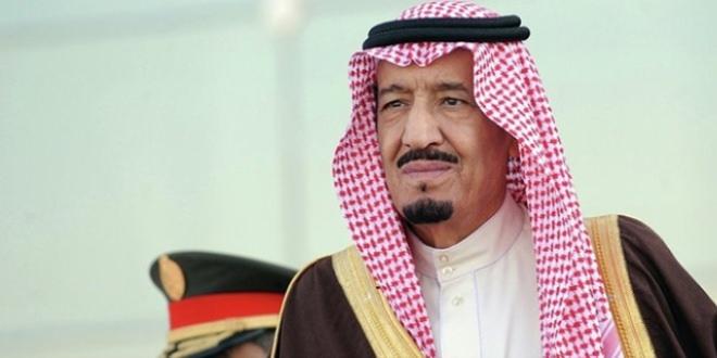 <p><strong>Kral Selman bin Abdulaziz:</strong> İnsani ve ahlaki hiçbir etik ile bağdaşmayan, vatandaşların hayatlarını kaybettiği Atatürk Havalimanı'ndaki terör saldırısı haberini derin üzüntü ve hüzün içinde öğrendik. Terör saldırısını şiddetle kınadığımızı ve kabul edilemez olduğunu belirterek, bu saldırılar nedeniyle acılarınızı paylaştığımızı, size, hayatını kaybedenlerin ailelerine ve Türk halkına, Suudi Arabistan devleti ve halkı olarak da en derin taziyelerimizi iletiyorum.</p>
